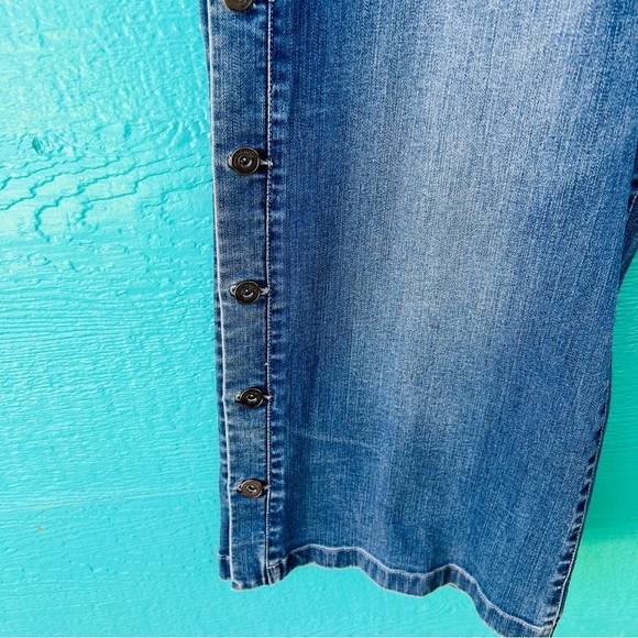 PEACE LOVE WORLD WIDE LEG BLUE JEANS BUTTON LEG SIZE 18WP EUC - Picture 4 of 13